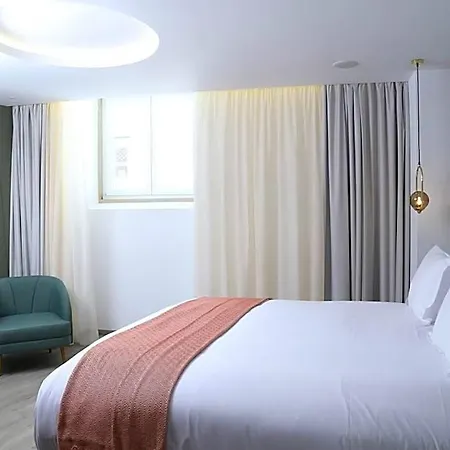 ホテル Vincci Alfama 4*