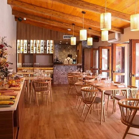 Отель Vincci Alfama 4*